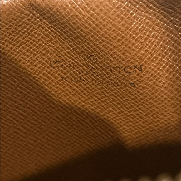 Authentic LOUIS VUITTON Marly Dragonne wristlet in Monogram PM - Picture 12 of 12